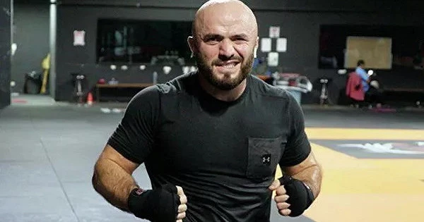 15 кг набрал Исмаилов перед боем с Емельяненко 15 кг набрал Исмаилов перед боем с Емельяненко