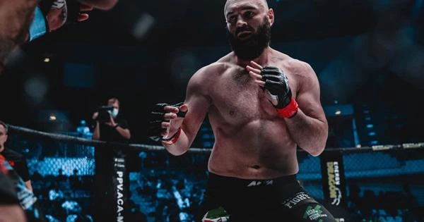 Амагов одолел Лемоса нокаутом в первом раунде Амагов одолел Лемоса нокаутом в первом раунде