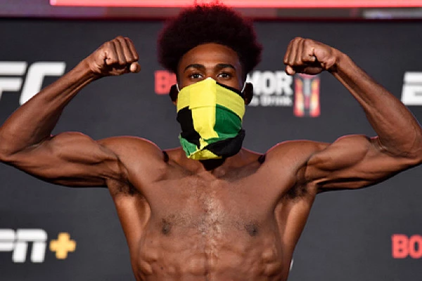 Американец вновь оскорбил российского чемпиона Американец вновь оскорбил российского чемпиона