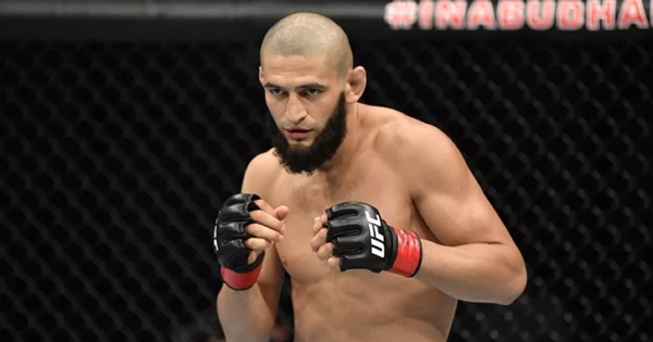 Боец UFC Чимаев попал в ДТП в Грозном Боец UFC Чимаев попал в ДТП в Грозном
