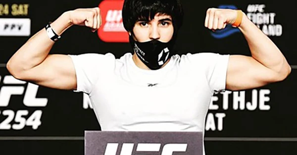 Боец UFC Шакирова отстранена от выступлений на два года Боец UFC Шакирова отстранена от выступлений на два года