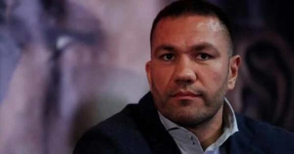 Боксер-тяжеловес Пулев нокаутировал бывшего чемпиона UFC Боксер-тяжеловес Пулев нокаутировал бывшего чемпиона UFC