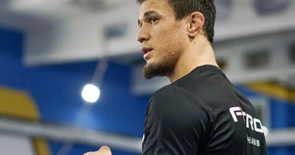 Брат Нурмагомедова одержал первую победу в Bellator Брат Нурмагомедова одержал первую победу в Bellator