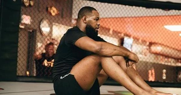 Чемпион UFC Джон Джонс арестован в Лас-Вегасе Чемпион UFC Джон Джонс арестован в Лас-Вегасе