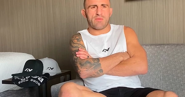 Чемпион UFC рассказал о кровавом кашле при COVID Чемпион UFC рассказал о кровавом кашле при COVID