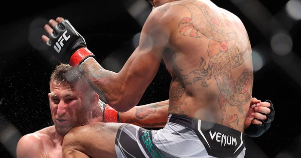 Дебютант UFC нокаутировал соперника ударом коленом Дебютант UFC нокаутировал соперника ударом коленом