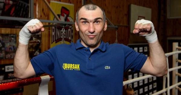 Экс- тренер Кличко назвал алчными отца и сына Ломаченко Экс- тренер Кличко назвал алчными отца и сына Ломаченко