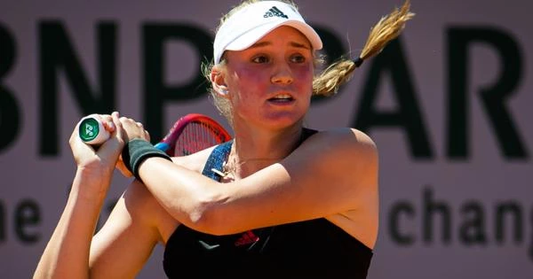 Елена Рыбакина вышла во второй круг турнира в Истбурне Елена Рыбакина вышла во второй круг турнира в Истбурне