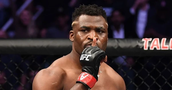 Фрэнсис Нганну: «Можно быть свободным и драться за UFC» Фрэнсис Нганну: «Можно быть свободным и драться за UFC»
