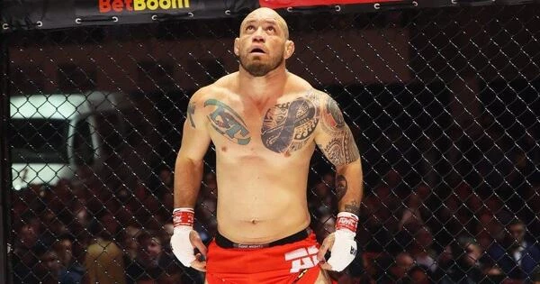 Глава AMC Fight Nights анонсировал бой Аллахвердяна и Сантоса Глава AMC Fight Nights анонсировал бой Аллахвердяна и Сантоса
