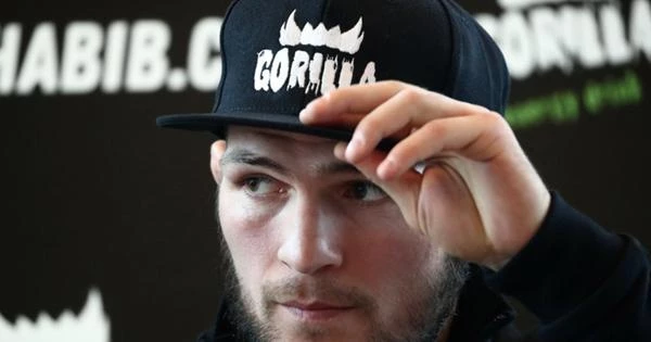 Глава UFC предложил Нурмагомедову поединок с Сен-Пьером Глава UFC предложил Нурмагомедову поединок с Сен-Пьером