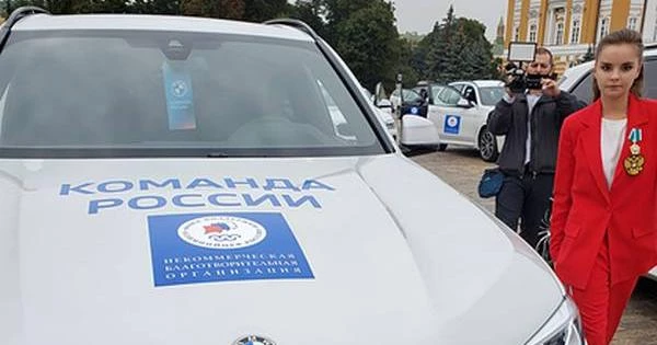 Гимнастку Аверину наградили как чемпионку Гимнастку Аверину наградили как чемпионку