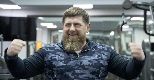 Кадыров пообещал Хабибу любые деньги за поединок с бойцом «Ахмата» Кадыров пообещал Хабибу любые деньги за поединок с бойцом «Ахмата»
