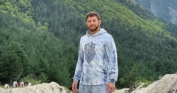 Минееву подарили коня за победу над Исмаиловым Минееву подарили коня за победу над Исмаиловым