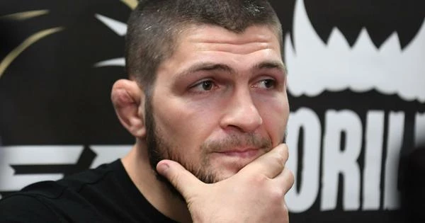 Нурмагомедов призвал Роналду поменять клуб Нурмагомедов призвал Роналду поменять клуб