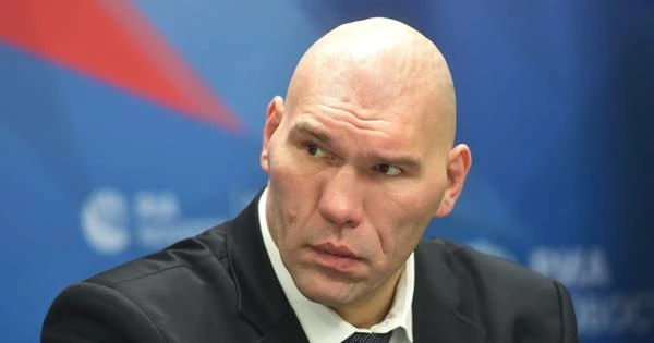 Николай Валуев: «Мы будем жить назло всему миру» Николай Валуев: «Мы будем жить назло всему миру»