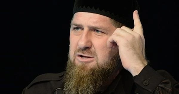 Победа сына Кадырова в поединке вызвала вопросы у фанатов Победа сына Кадырова в поединке вызвала вопросы у фанатов