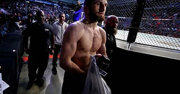 Появилось видео победы россиянина над украинцем в UFC Появилось видео победы россиянина над украинцем в UFC
