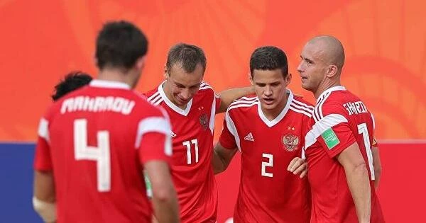 Россияне разгромили японцев на ЧМ по пляжному футболу Россияне разгромили японцев на ЧМ по пляжному футболу
