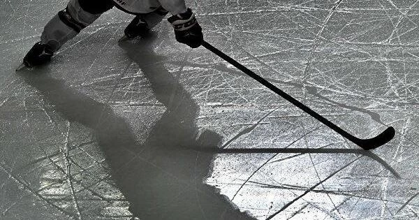 Российские хоккеисты устроили массовую драку Российские хоккеисты устроили массовую драку