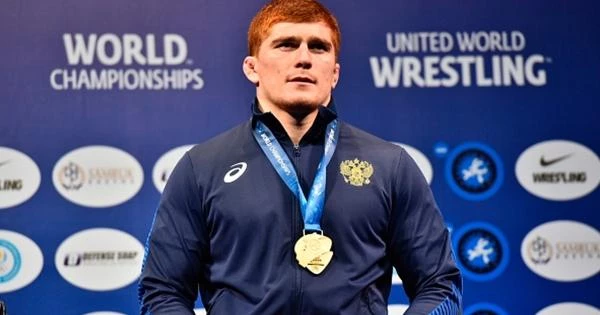 Российский борец Евлоев взял золото на чемпионате Европы Российский борец Евлоев взял золото на чемпионате Европы