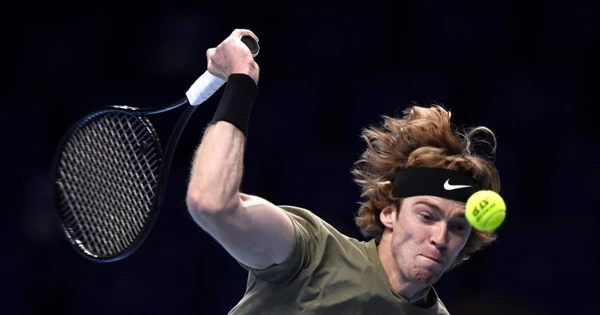 Рублёв обыграл Пелью в первом матче на ATP Сup Рублёв обыграл Пелью в первом матче на ATP Сup