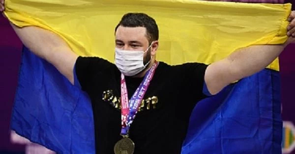 Украинский тяжеловес после победы на ЧЕ захотел «сгоревшей Москвы» Украинский тяжеловес после победы на ЧЕ захотел «сгоревшей Москвы»