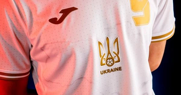 Зачем Украина изобразила Крым на футбольной форме Зачем Украина изобразила Крым на футбольной форме
